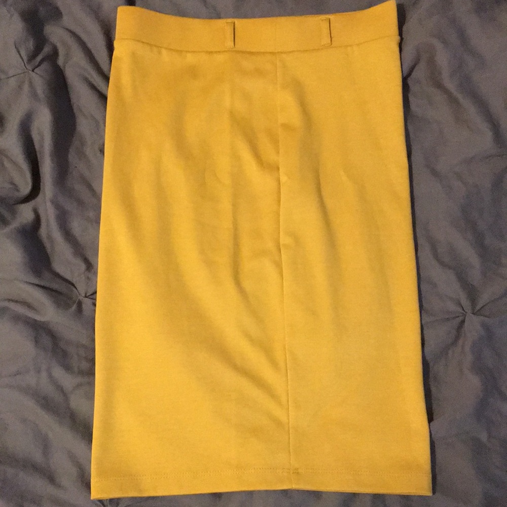 Mustard pencil skirt